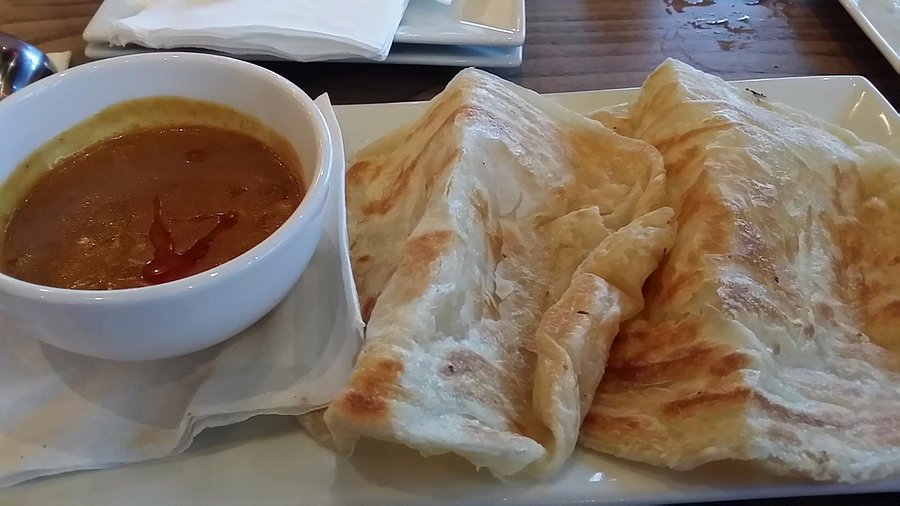Hawkers Asian Street Fare signature dishes Roti Canai
Pad Thai
Chow Faan
